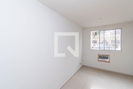 Quarto 2 de apartamento para alugar com 2 quartos, 47m² em Parada de Lucas, Rio de Janeiro