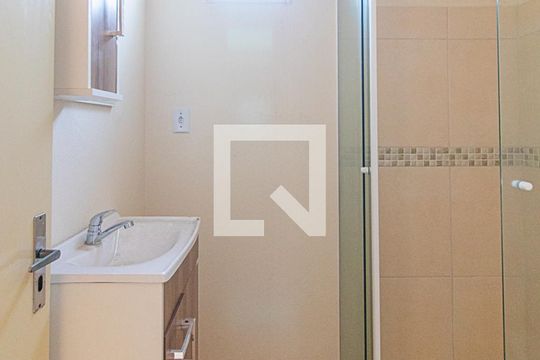 Banheiro de apartamento à venda com 1 quarto, 42m² em Santa Tereza, Porto Alegre
