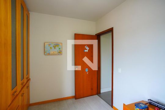 Quarto 2 de apartamento à venda com 3 quartos, 257m² em Vila Ipiranga, Porto Alegre