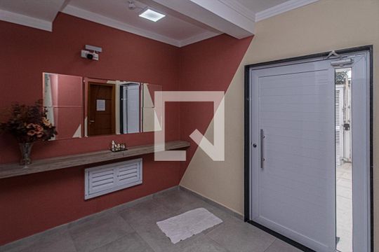 Hall de Entrada de apartamento para alugar com 2 quartos, 70m² em Vila Liviero, São Paulo