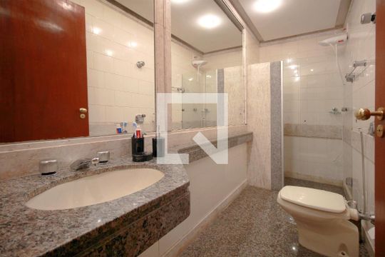 Banheiro da Suíte 1 de apartamento à venda com 4 quartos, 281m² em Sion, Belo Horizonte