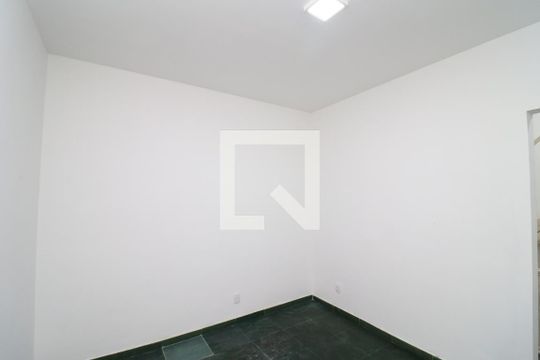 Sala de casa de condomínio para alugar com 2 quartos, 90m² em Portuguesa, Rio de Janeiro