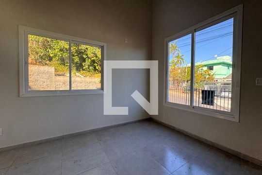 Sala de casa à venda com 3 quartos, 71m² em Scharlau, São Leopoldo