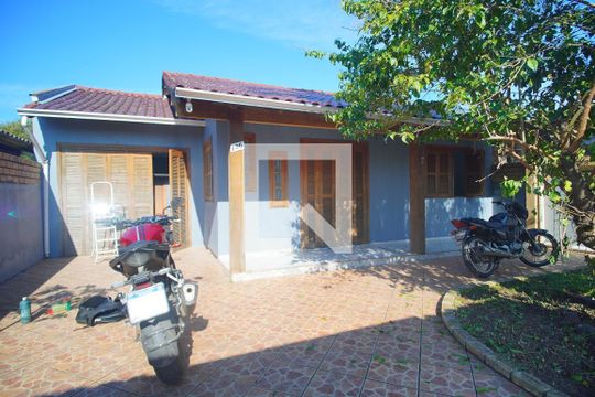 Área externa de casa para alugar com 2 quartos, 60m² em Santo Afonso, Novo Hamburgo