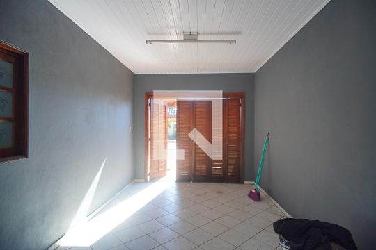 Garagem de casa para alugar com 2 quartos, 60m² em Santo Afonso, Novo Hamburgo