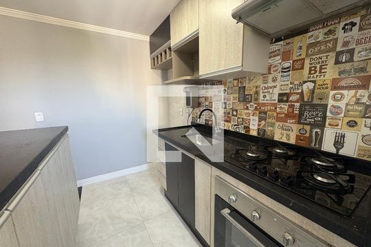 Cozinha de apartamento para alugar com 2 quartos, 48m² em Jardim do Lago, Jundiaí