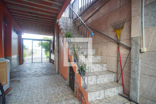 Garagem de casa à venda com 2 quartos, 320m² em Canudos, Novo Hamburgo