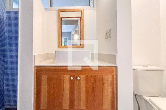 Banheiro/Quarto de apartamento à venda com 1 quarto, 70m² em Perdizes, São Paulo