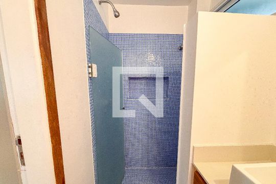 Banheiro/Quarto de apartamento à venda com 1 quarto, 70m² em Perdizes, São Paulo