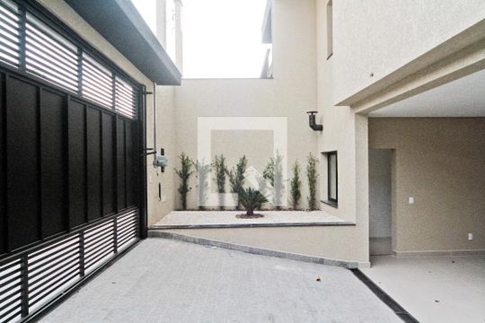 Área externa de casa à venda com 3 quartos, 192m² em Parque Sao Domingos, São Paulo