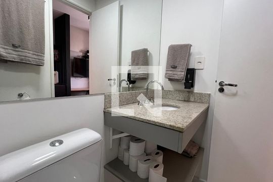 Banheiro de kitnet/studio à venda com 1 quarto, 24m² em Jardim Paulistano, São Paulo