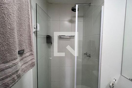 Banheiro de kitnet/studio à venda com 1 quarto, 24m² em Jardim Paulistano, São Paulo