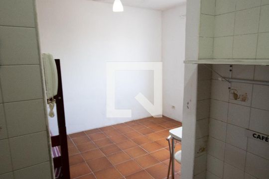 Cozinha de kitnet/studio para alugar com 1 quarto, 22m² em Cidade Ocian, Praia Grande
