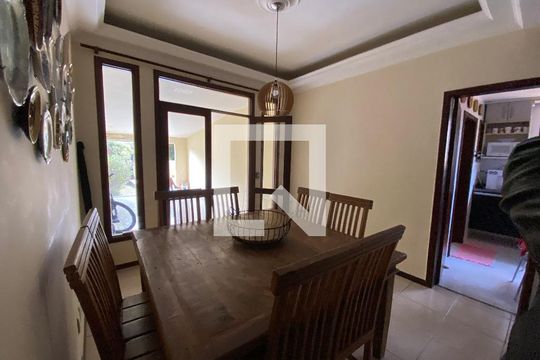 Sala de casa à venda com 5 quartos, 360m² em Jacarepaguá, Rio de Janeiro