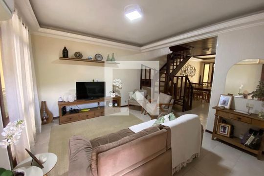 Sala de casa à venda com 5 quartos, 360m² em Jacarepaguá, Rio de Janeiro