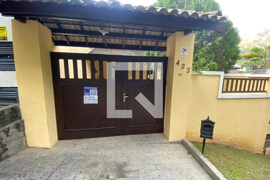 Fachada de casa à venda com 5 quartos, 360m² em Jacarepaguá, Rio de Janeiro