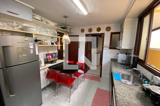 Cozinha de casa à venda com 5 quartos, 360m² em Jacarepaguá, Rio de Janeiro