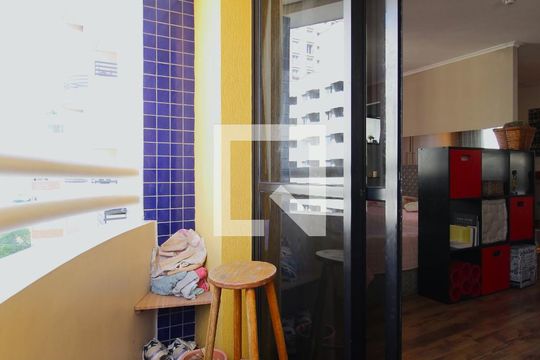 Varanda de kitnet/studio à venda com 1 quarto, 35m² em Vila Uberabinha , São Paulo