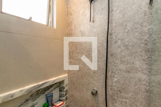 Banheiro da Suíte 2 de apartamento à venda com 3 quartos, 95m² em Luxemburgo, Belo Horizonte