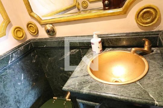 Casa à venda com 4 quartos, 1050m² em Campestre, Santo André