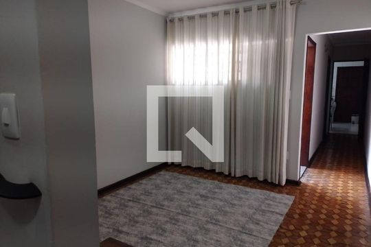 Casa à venda com 3 quartos, 134m² em Santa Terezinha, Santo André