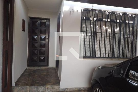 Casa à venda com 3 quartos, 134m² em Santa Terezinha, Santo André