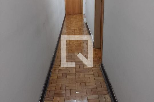 Casa à venda com 3 quartos, 134m² em Santa Terezinha, Santo André