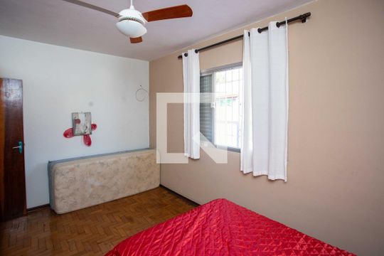 Quarto 1 de casa à venda com 4 quartos, 232m² em Taboão, Diadema