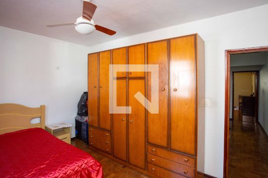 Quarto 1 de casa à venda com 4 quartos, 232m² em Taboão, Diadema
