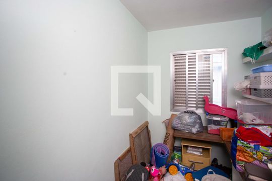 Quarto 2 de casa à venda com 4 quartos, 232m² em Taboão, Diadema