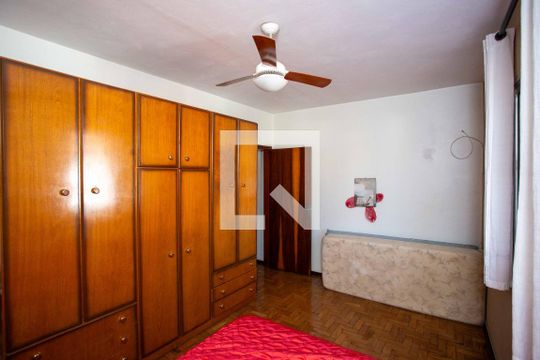 Quarto 1 de casa à venda com 4 quartos, 232m² em Taboão, Diadema