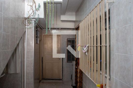 Área de Serviço de casa à venda com 4 quartos, 232m² em Taboão, Diadema