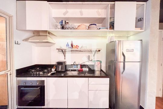 Cozinha de apartamento à venda com 1 quarto, 130m² em Sumaré, São Paulo