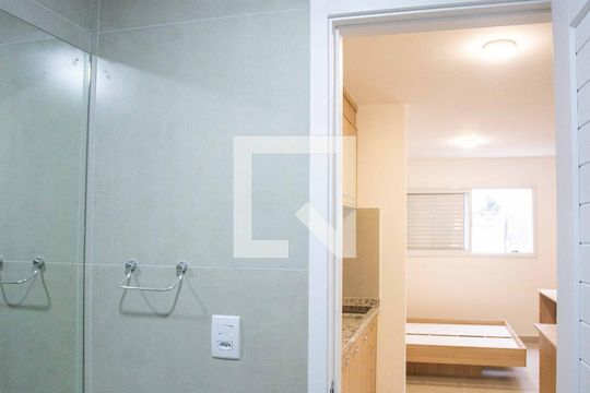 Banheiro de kitnet/studio para alugar com 1 quarto, 20m² em Centro, Diadema