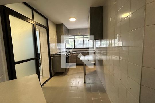Cozinha de apartamento à venda com 3 quartos, 90m² em Alphaville, Barueri