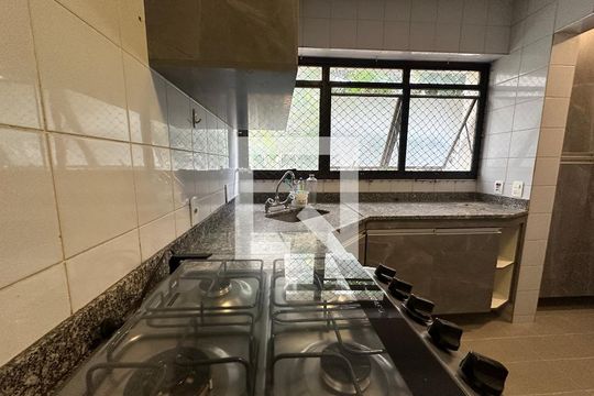 Cozinha de apartamento à venda com 3 quartos, 90m² em Alphaville, Barueri