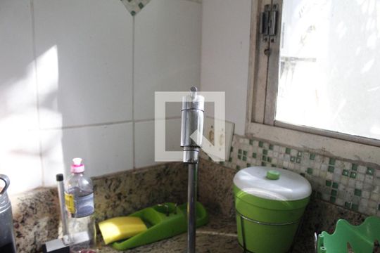 Cozinha de casa de condomínio à venda com 2 quartos, 55m² em Taquara, Rio de Janeiro