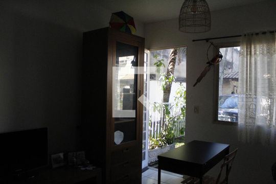 Sala de casa de condomínio à venda com 2 quartos, 55m² em Taquara, Rio de Janeiro
