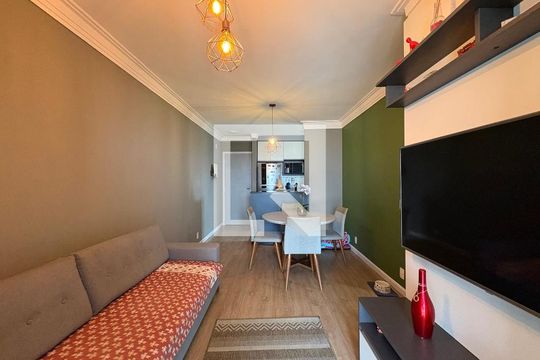 Sala de apartamento à venda com 3 quartos, 62m² em Vila Curuçá, Santo André