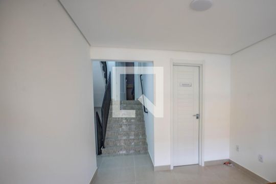 Hall de entrada de kitnet/studio para alugar com 1 quarto, 20m² em Centro, Diadema