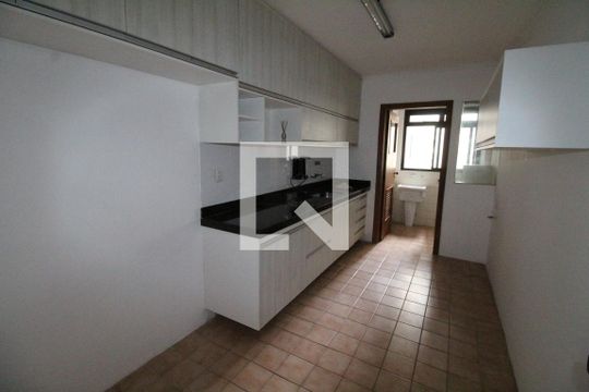 Cozinha de apartamento para alugar com 3 quartos, 93m² em Parque Residencial Aquarius, São José dos Campos