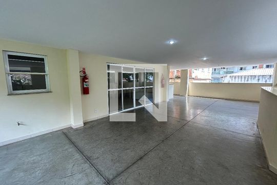 Área comum de apartamento para alugar com 2 quartos, 77m² em Vila Valqueire, Rio de Janeiro