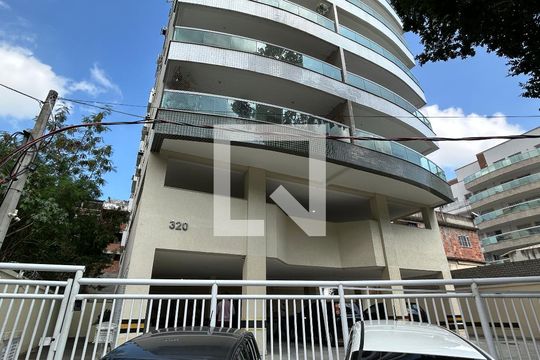 Fachada de apartamento para alugar com 2 quartos, 77m² em Vila Valqueire, Rio de Janeiro