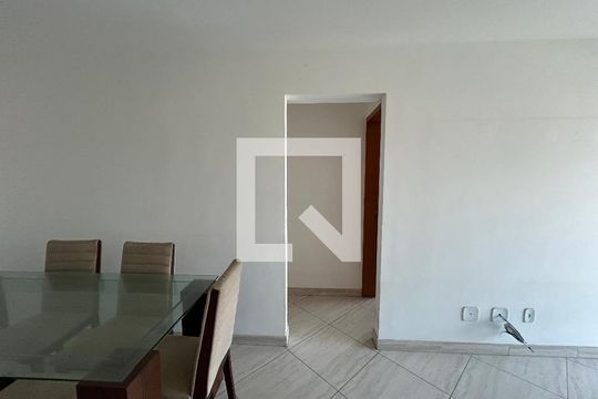 Sala de apartamento para alugar com 2 quartos, 77m² em Vila Valqueire, Rio de Janeiro