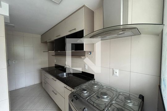 Cozinha de apartamento para alugar com 2 quartos, 77m² em Vila Valqueire, Rio de Janeiro