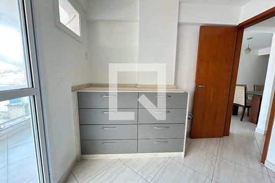 Suíte de apartamento para alugar com 2 quartos, 77m² em Vila Valqueire, Rio de Janeiro