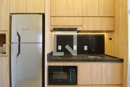 Cozinha de kitnet/studio para alugar com 1 quarto, 27m² em Vila Olímpia, São Paulo