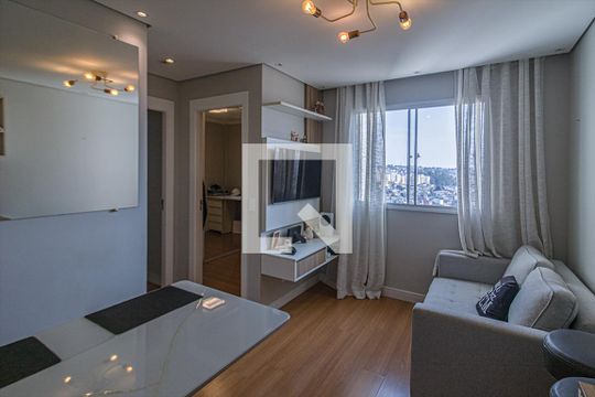 Apartamento para alugar com 2 quartos, 48m² em Jardim Santa Emilia, São Paulo