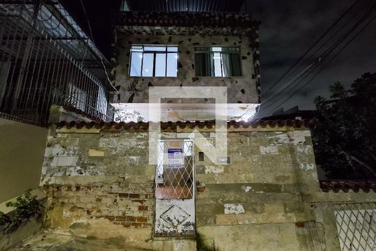 Fachada de casa à venda com 2 quartos, 190m² em Quintino Bocaiúva, Rio de Janeiro