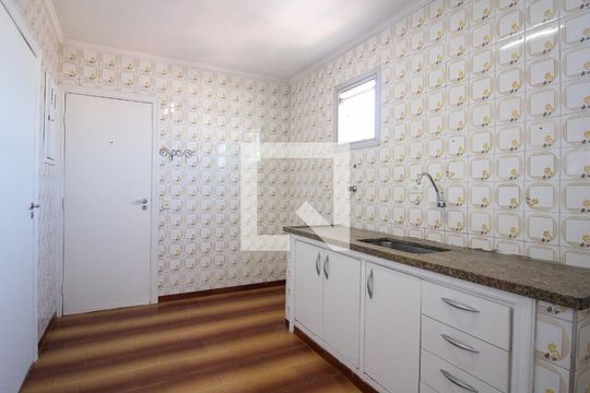 Cozinha de apartamento para alugar com 3 quartos, 100m² em Vila Celeste, São Paulo